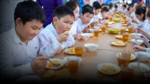 Что не так с едой в школах? Реформа системы школьного
