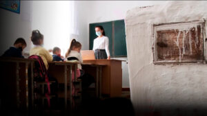 В Актюбинской области родители боятся отпускать детей в старую школу