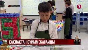 Семейде мектеп оқушылары қоқысты кәдеге жаратып жатыр