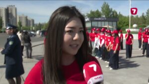 Астана против наркотиков: сотни людей вышли на масштабный флешмоб