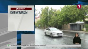 Орталық Кашмирде өзен арнасынан асып, сауда кешені опырылды