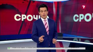 Кроссовер въехал в воду рядом с купающимися людьми на Балхаше
