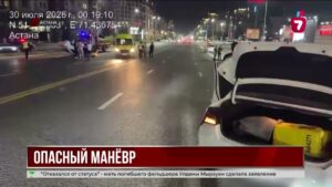 В Астане после столкновения на мосту перевернулся автомобиль