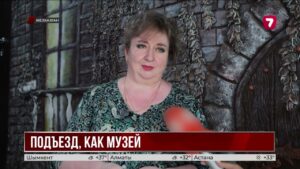 Жительница Жезказгана превратила подъезд в настоящий музей